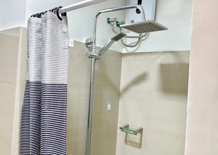 Shore 2 Condotel Near Airport Moa View 3* Manila