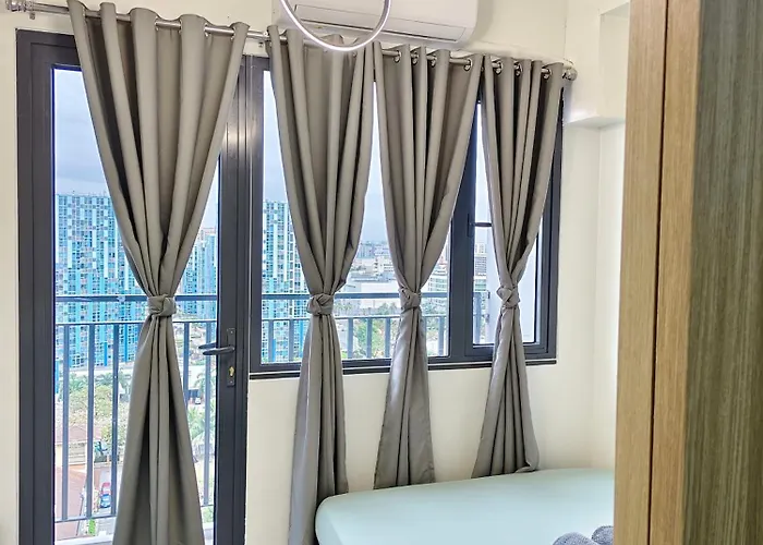 Shore 2 Condotel Near Airport Moa View Aparthotel Manila